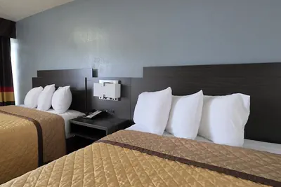 Photo 5 - Rodeway Inn Concord - Kannapolis