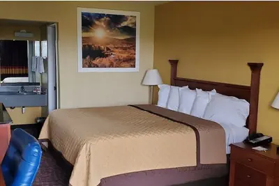 Photo 4 - Rodeway Inn Concord - Kannapolis
