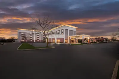 Photo 2 - Hampton Inn Toledo-South/Maumee