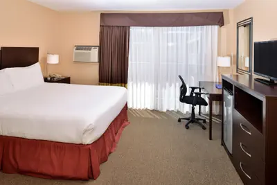 Photo 4 - Dana Point Marina Inn