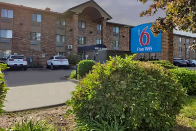 Photo 2 - Motel 6 Milwaukee, WI - Glendale