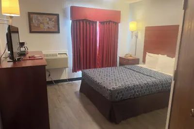 Photo 4 - Econo Lodge Tucumcari Route 66