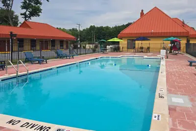 Photo 2 - Econo Lodge Pocomoke City Hwy 13