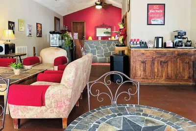 Photo 3 - Econo Lodge Fredericksburg