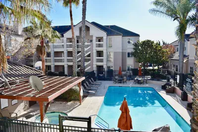 Photo 2 - Sonesta ES Suites San Francisco Airport San Bruno