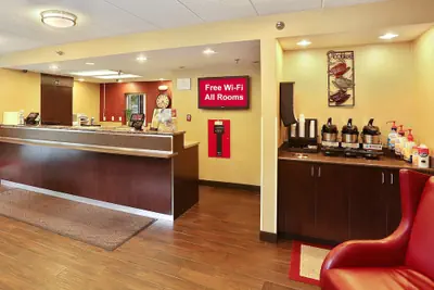 Photo 3 - Red Roof Inn PLUS+ Washington DC - Alexandria 