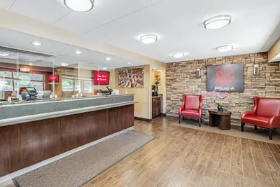 Photo 3 - Red Roof Inn PLUS+ Washington DC - Alexandria