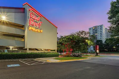 Photo 2 - Red Roof Inn PLUS+ Washington DC - Alexandria 