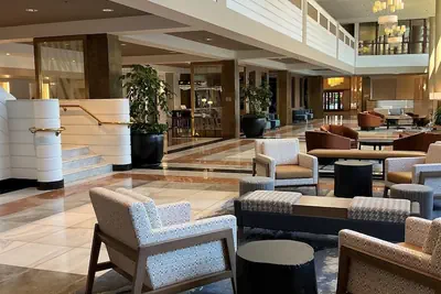 Photo 4 - DoubleTree by Hilton New York LaGuardia Airport