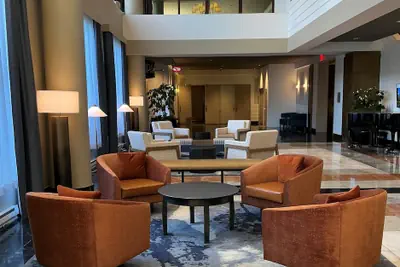 Photo 3 - DoubleTree by Hilton New York LaGuardia Airport