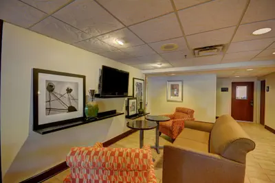 Photo 4 - Hampton Inn by Hilton Indianapolis-South