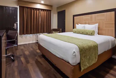 Photo 5 - Best Western Plus Glendale