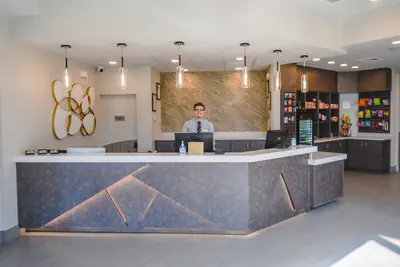 Photo 4 - Euro Suites Hotel