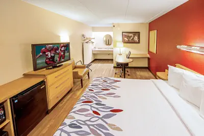 Photo 5 - Red Roof Inn Charleston West - Hurricane, WV