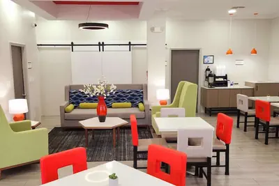 Photo 3 - Americas Best Value Inn & Suites Foley Gulf Shores