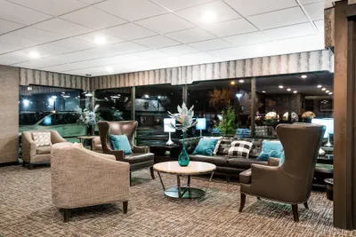 Photo 4 - Days Hotel by Wyndham University Ave SE