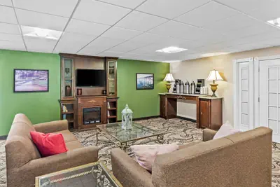 Photo 4 - Rodeway Inn