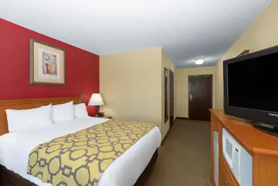 Photo 3 - Baymont by Wyndham Fort Dodge