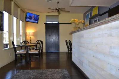 Photo 5 - Days Inn & Suites by Wyndham Lodi
