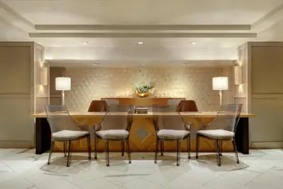 Photo 4 - The Huntley Hotel