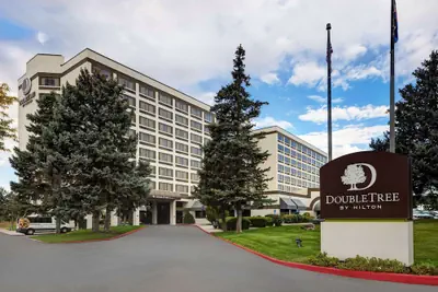 Photo 2 - Doubletree Hotel Grand Junction