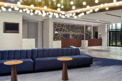 Photo 3 - DoubleTree by Hilton Hotel Newark Airport
