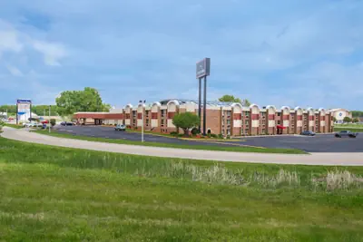 Photo 2 - AmericInn by Wyndham Janesville