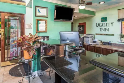 Photo 3 - Quality Inn Hemet - San Jacinto