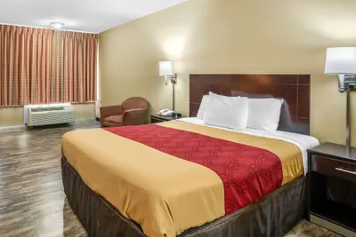 Photo 5 - Econo Lodge Rolla I-44 Exit 184 Near Missouri University of Science and Technology