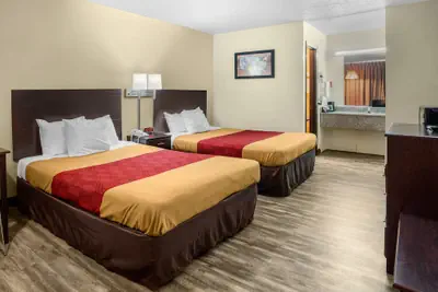 Photo 2 - Econo Lodge Rolla I-44 Exit 184 Near Missouri University of Science and Technology