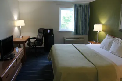 Photo 5 - Days Inn & Suites by Wyndham Bridgeport - Clarksburg