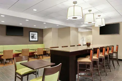 Photo 4 - Hampton Inn Washington-Dulles Int'l Airport South