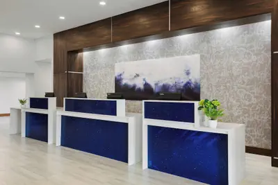 Photo 2 - Delta Hotels by Marriott Indianapolis Airport