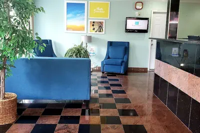 Photo 4 - Days Inn by Wyndham Ashland