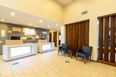 Photo 2 - Holiday Inn Express Anaheim West by IHG