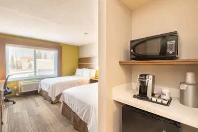 Photo 4 - Holiday Inn Express Anaheim West by IHG