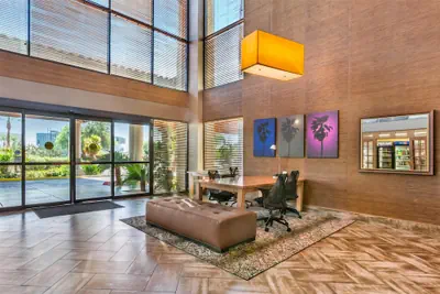 Photo 4 - Best Western Plus Scottsdale Thunderbird Suites