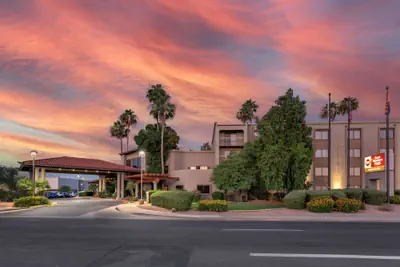 Photo 2 - Best Western Plus Scottsdale Thunderbird Suites