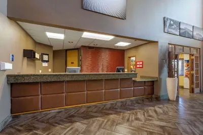 Photo 4 - Best Western Plus Scottsdale Thunderbird Suites