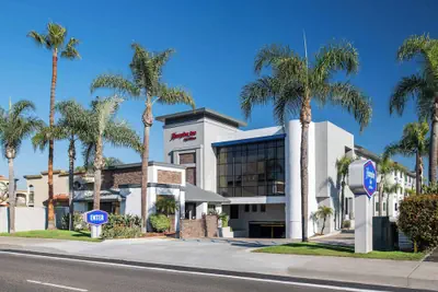 Photo 2 - Hampton Inn by Hilton Costa Mesa Newport Beach