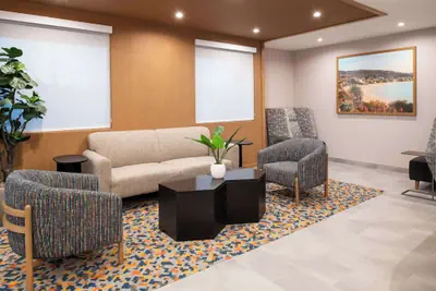 Photo 4 - Hampton Inn by Hilton Costa Mesa Newport Beach