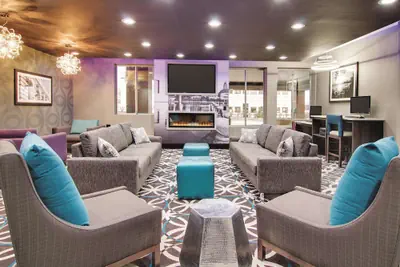 Photo 4 - La Quinta Inn & Suites by Wyndham Cleveland Airport West