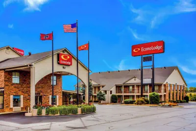 Photo 2 - Econo Lodge Lebanon