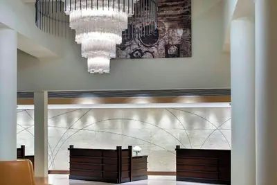 Photo 5 - Newark Liberty International Airport Marriott