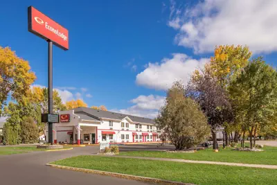 Photo 2 - Econo Lodge Grand Forks near University