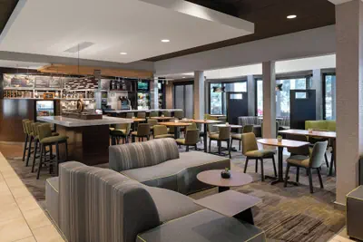 Photo 3 - Courtyard by Marriott Las Vegas Convention Center