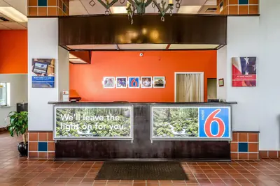 Photo 4 - Motel 6 Oakdale, CA
