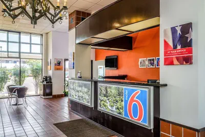 Photo 3 - Motel 6 Oakdale, CA