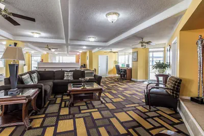 Photo 5 - Econo Lodge Byron near Historic District - Warner Robins
