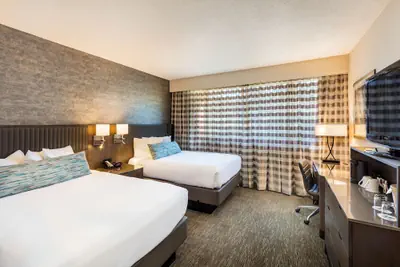 Photo 5 - Handlery Hotel